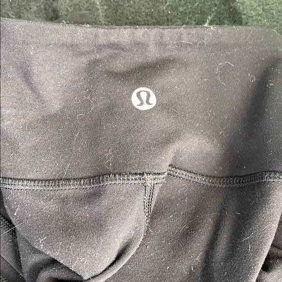 Lululemon Black Wunder Under Size 4 - Picture 4 of 4